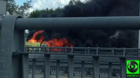 Ambulans w płomieniach  na Trasie Toruńskiej. "Armagedon"