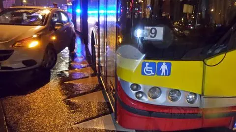 Gwałtowne hamowanie autobusu. "Pasażer trafił do szpitala"