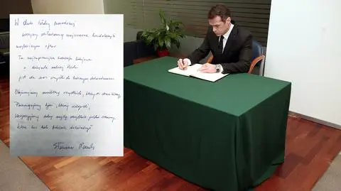 Księga kondolencyjna na Dworcu Centralnym