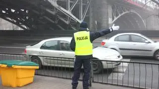 Policja kieruje ruchem