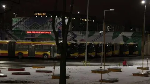 Policja może karać mandatem za włączone nocą silniki autobusów