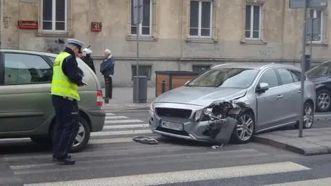 Kolizja w Alejach Ujazdowskich. Za kółkiem Maja Bohosiewicz