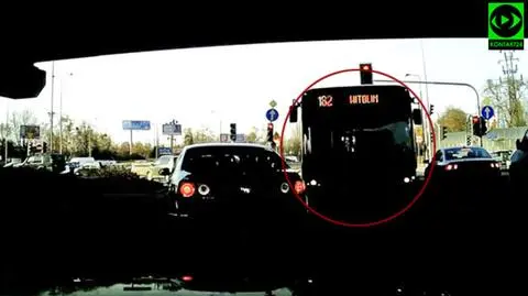 Jechał autobusem pod prąd. Został skierowany na badania