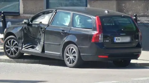 Skręcał na zakazie, spowodował wypadek