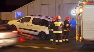 Kolizja i pożar na Łazienkowskiej