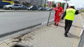 Uszkodzony autobus na Grochowskiej