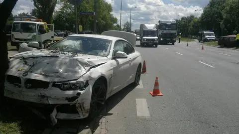 Zderzenie BMW z volkswagenem. 70-latek w ciężkim stanie