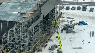 Budowa sceny WOŚP na błoniach PGE Narodowego