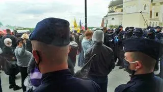 Manifestacje przy placu Zamkowym