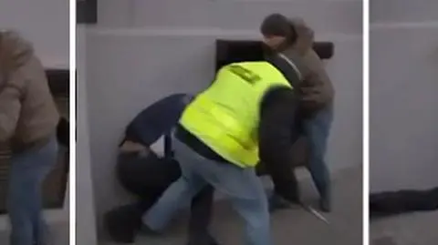 Policjant kopał demonstranta. Jest śledztwo prokuratury