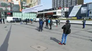 Demonstracja Obywateli RP w maseczkach chirurgicznych