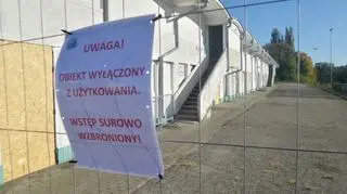 Zamknięta trybuna na stadionie Marymontu