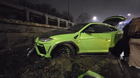 Po kolizji lamborghini zatrzymało się na murze