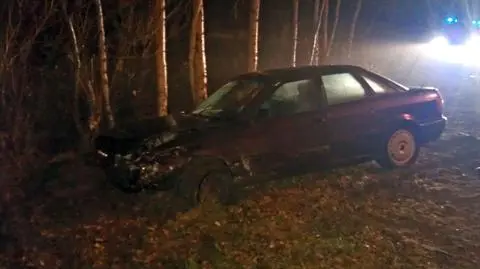 Wawer: audi w rowiepo zderzeniu z oplem