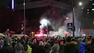 Protestujący przed siedzibą PiS