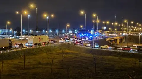 Zderzenie czterech aut na S2. "Trzy osoby trafiły do szpitala"