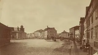 Plac Zamkowy. Widok na Krakowskie Przedmieście w roku 1870