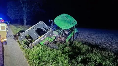 Pijany traktorzysta wjechał czołowo w auto osobowe. Cztery osoby ranne