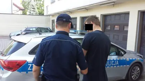 Wyrzucił przez okno telewizor i zaatakował policjantów