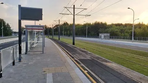 Ostatnie prace przy budowie nowego odcinka tramwajowego na osiedle Winnica