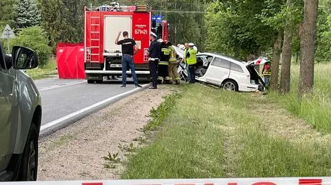 Czołowe zderzenie koło Węgrowa. Nie żyje 20-letni mężczyzna