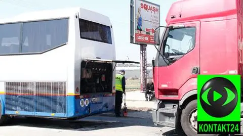 Ciężarówka wjechała w autokar. Pięcioro gimnazjalistów w szpitalu