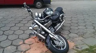 Motocykl zderzył się z saabem