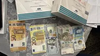 Policja rozbiła grupę handlującą lekami z morfiną