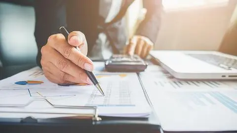 Czym różni się kredyt gotówkowy od karty kredytowej?