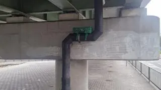 Walizka pozostawiona pod wiaduktem, sprawdzili ją kontrterroryści