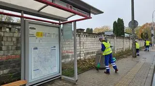 Sprzątanie terenów przy cmentarzu