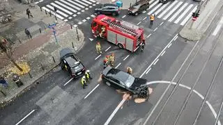 Wypadek na skrzyżowaniu Marszałkowskiej i Wspólnej 