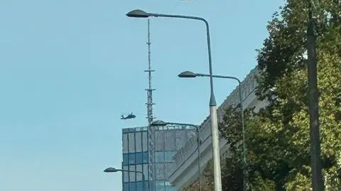 Black Hawk nad centrum Warszawy 