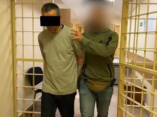 Udawał agenta CBA, odpowie za oszustwa