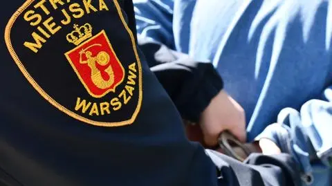 Włożył do radiowozu zwitek banknotów. "Nic nie pisz, jest dobrze"
