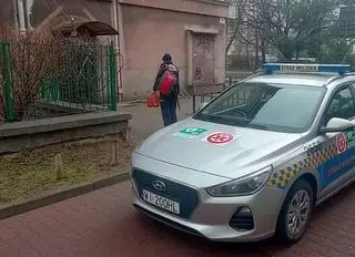 Strażnicy miejscy pomogli seniorce