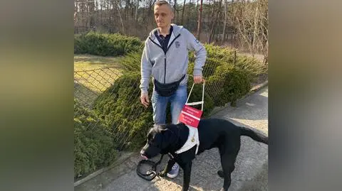 Pan Mariusz z psem Lexem
