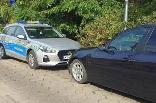 Strażnicy miejscy zatrzymali kierowcę bmw 