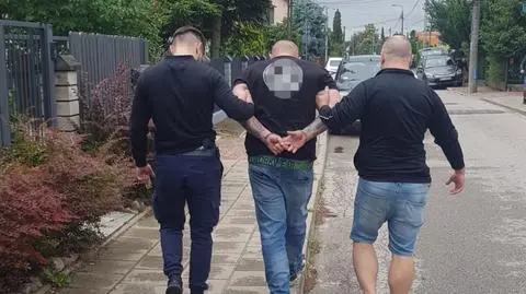 21 lat ukrywał się przed policją, wpadł po powrocie z Irlandii