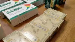 "Lekarz" samouk przyjmował pacjentów i produkował "leki"
