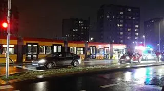 Rowerzystka ranna po zderzeniu z tramwajem