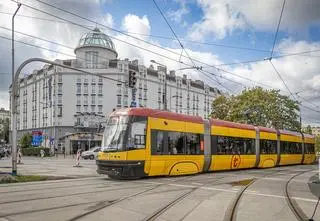 Ostatnie płyty trafiły na swoje miejsce. Kończą się prace, wrócą tramwaje