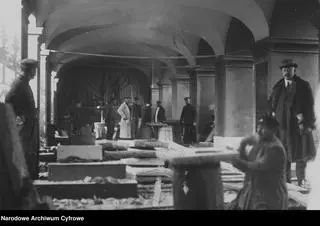 Grób Nieznanego Żołnierza w trakcie budowy 