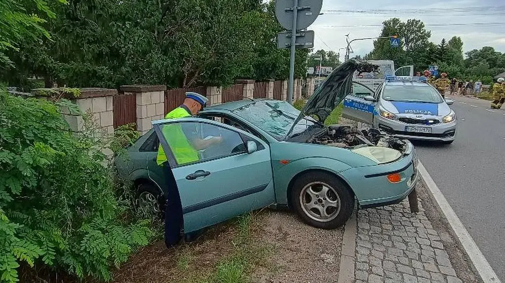 Zderzenie na łuku drogi w Białobrzegach. Jedna osoba nie żyje