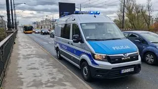 Wjechał w barierki na moście Poniatowskiego 