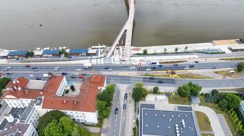 Wytyczają przejście przez Wisłostradę. Na razie zamknięcie Karowej i objazdy