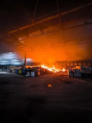 Pożar w hali przy Modlińskiej