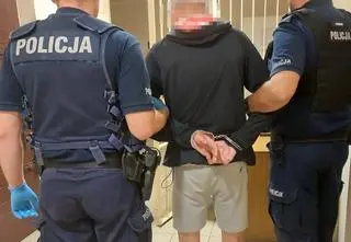 Napadł, pobił i okradł. 24 zarzuty
