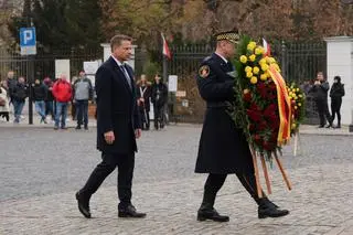 Rafał Trzaskowski złożył wieniec przed pomnikiem marszałka Józefa Piłsudskiego 