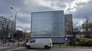 Ogromny stelaż na reklamę 